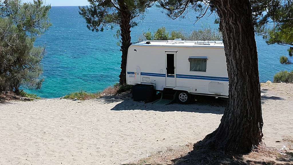 Camping sfeerfoto van Camping Delphis aan zee in Ceriale