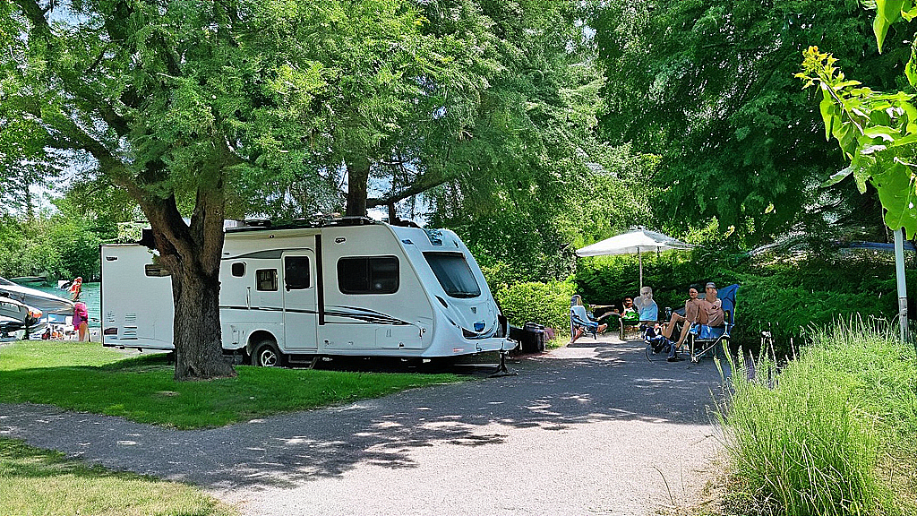 Camping sfeerfoto van Camping Bella Italia aan het Gardameer