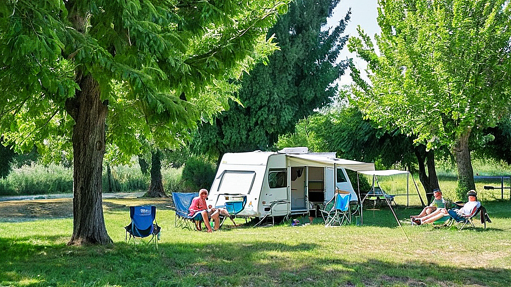 Camping sfeerfoto van Camping Spiaggia d'Oro in Lazise aan het Gardameer