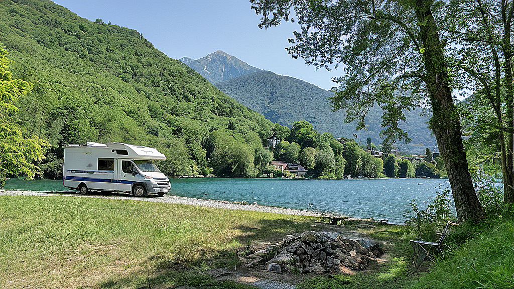 Camping sfeerfoto van Camping Riviera in Cannobio aan het Lago Maggiore